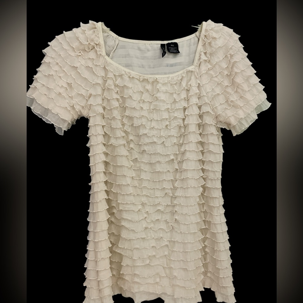 Boutique cap sleeve layers of ruffles ivory shirt fun  Anthropologie XL